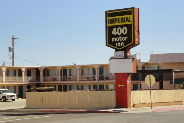 Photo 1 - Imperial 400 Motor Inn