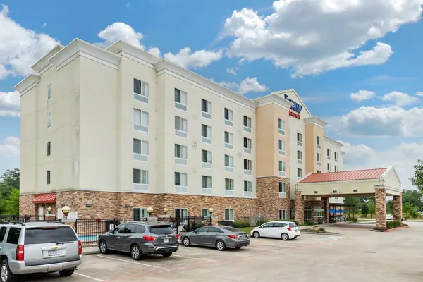 Photo 1 - Fairfield Inn & Suites by Marriott Houston Conroe/Woodlands