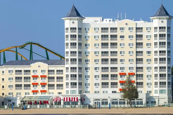 Photo 1 - Cedar Point's Hotel Breakers