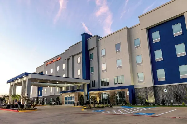 Photo 1 - Hampton Inn & Suites Cleburne