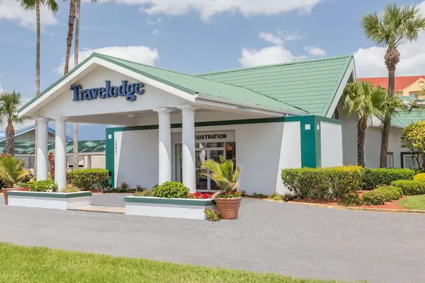 Photo 1 - Travelodge by Wyndham Lakeland