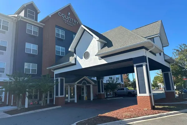Photo 1 - Country Inn & Suites by Radisson, Concord (Kannapolis), NC