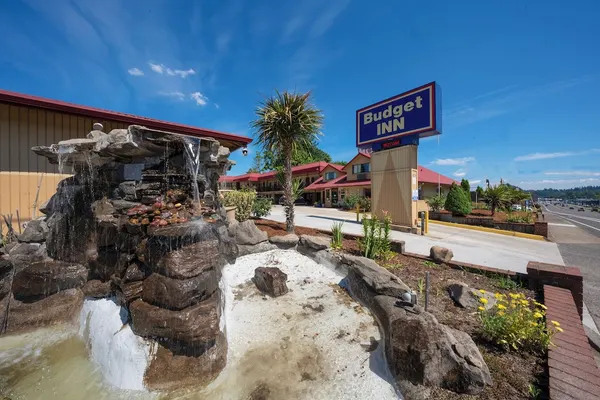 Photo 1 - Budget Inn Gladstone By OYO - Portland/Clackamas