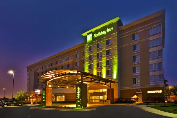 Photo 1 - Holiday Inn Detroit Metro Airport, an IHG Hotel