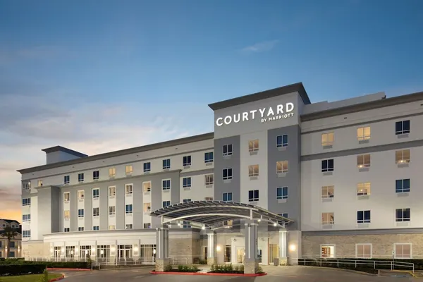 Photo 1 - Courtyard by Marriott Houston Kemah