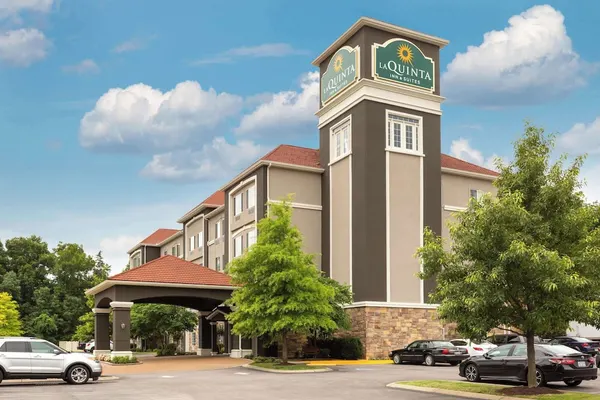 Photo 1 - La Quinta Inn & Suites by Wyndham Smyrna TN - Nashville