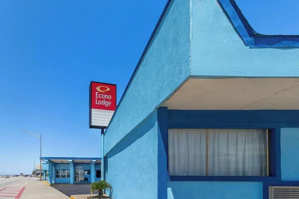 Photo 1 - Econo Lodge Galveston Seawall