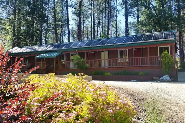 Photo 1 - Yosemite Riverside Inn