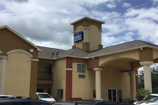 Photo 1 - Regency Inn & Suites - Baytown