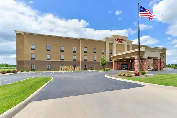 Photo 1 - Hampton Inn Muscatine