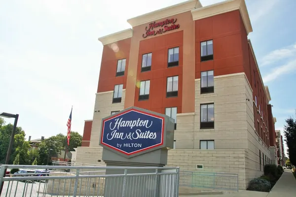 Photo 1 - Hampton Inn & Suites Cincinnati/Uptown-University Area