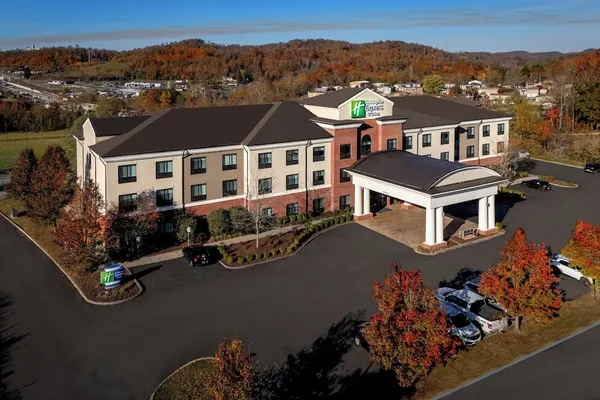 Photo 1 - Holiday Inn Express and Suites Fairmont, an IHG Hotel