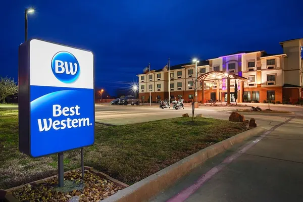 Photo 1 - Best Western Giddings Inn & Suites