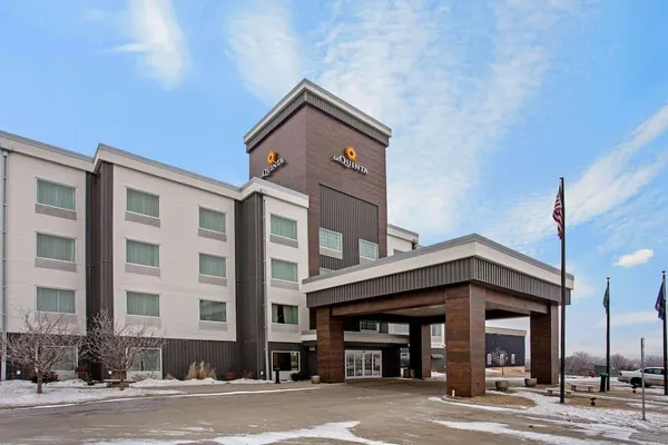 Photo 1 - La Quinta Inn & Suites by Wyndham Bismarck