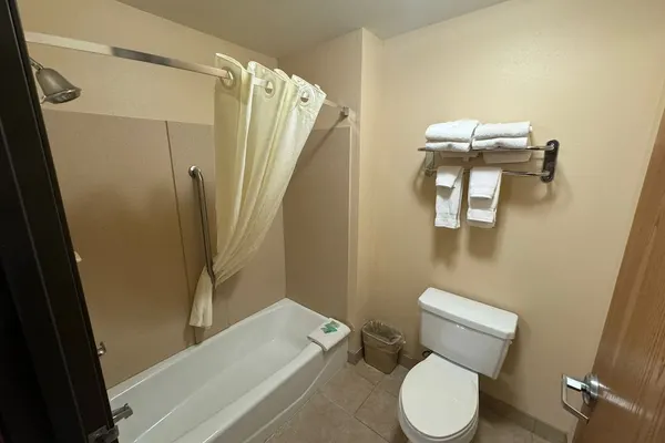 Photo 1 - Americas Best Value Inn St. Robert