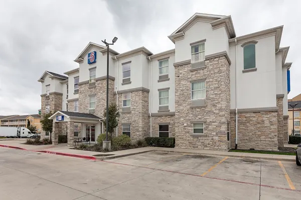 Photo 1 - Motel 6 Fort Worth, TX