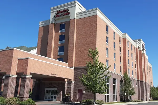 Photo 1 - Hampton Inn & Suites Detroit / Airport - Romulus