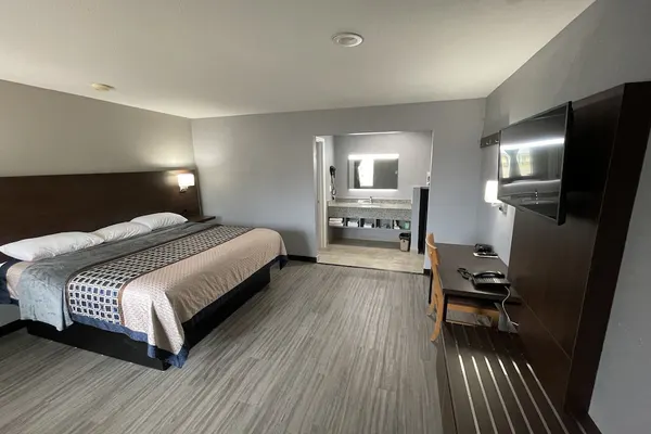 Photo 1 - Ridge Motel