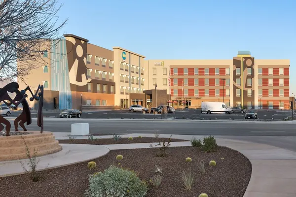 Photo 1 - Tru By Hilton Scottsdale Salt River