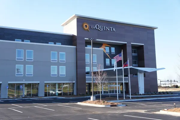 Photo 1 - La Quinta Inn & Suites by Wyndham Braselton