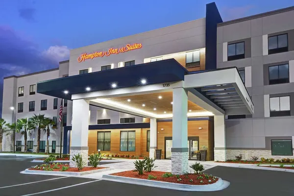 Photo 1 - Hampton Inn & Suites Middleburg