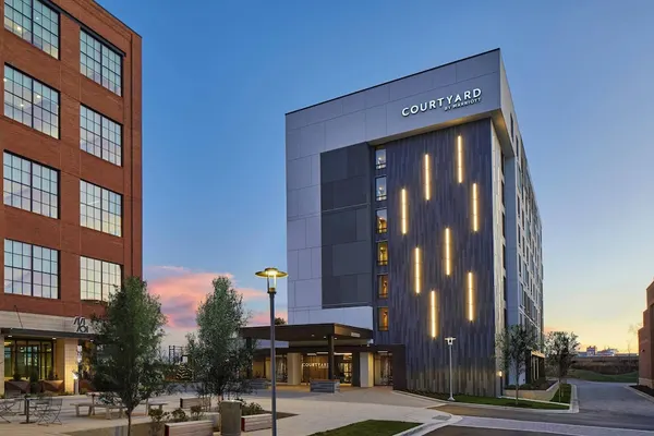 Photo 1 - Courtyard by Marriott Baltimore Downtown/McHenry Row