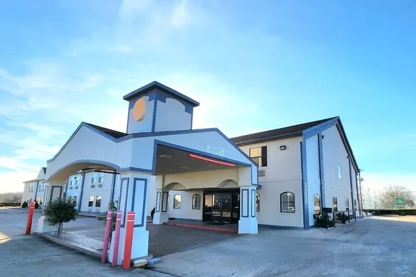 Photo 1 - Days Inn by Wyndham Rosenberg