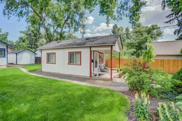 Photo 1 - Vintage Tiny House Cute 1bdrm Big Appeal
