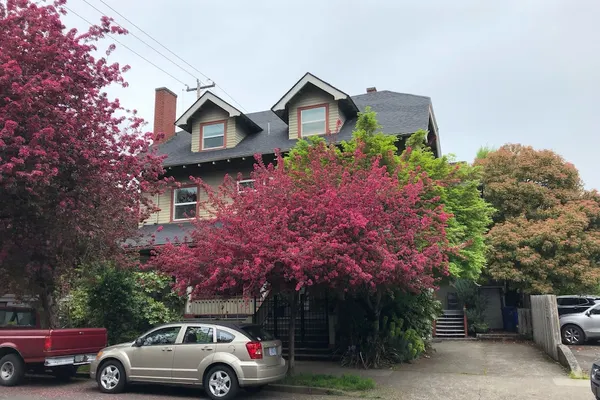 Photo 1 - Portland International Guesthouse