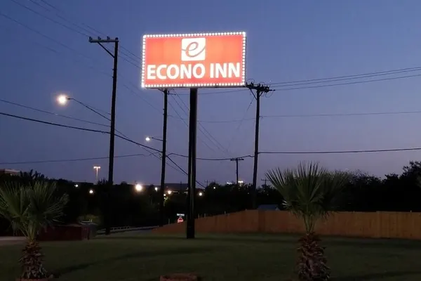 Photo 1 - Econo Inn Lackland AFB Seaworld