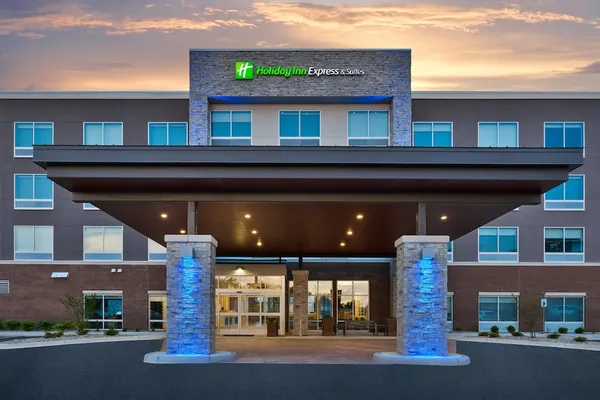 Photo 1 - Holiday Inn Express & Suites Grand Rapids Airport - South, an IHG Hotel