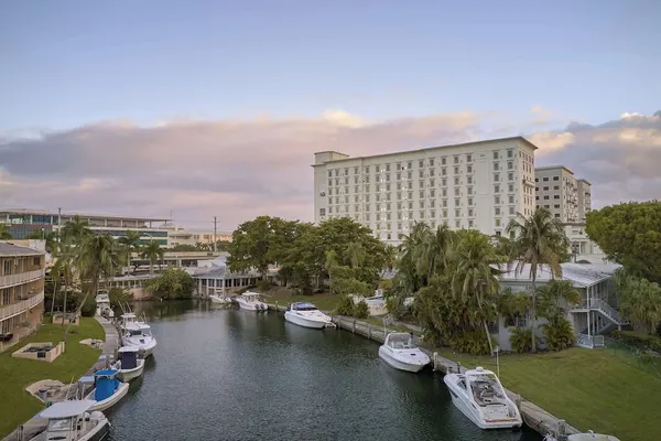 Photo 1 - THesis Hotel Miami Coral Gables, Curio Collection by Hilton