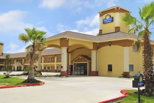 Photo 1 - Days Inn by Wyndham Humble/Houston Intercontinental Airport