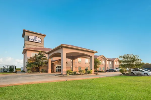 Photo 1 - Knights Inn Bunkie