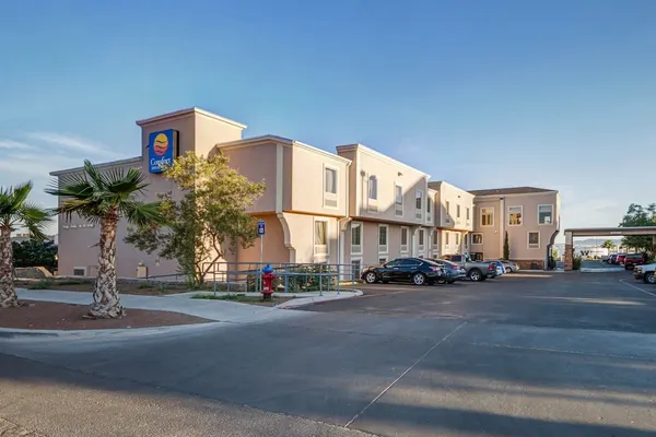 Photo 1 - Comfort Inn & Suites I-10 Airport