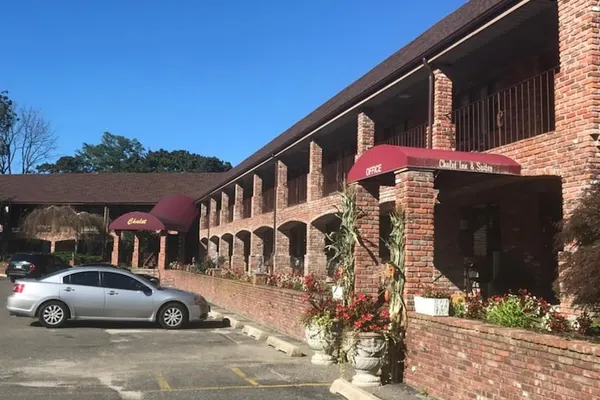 Photo 1 - Chalet Inn & Suites Centerport