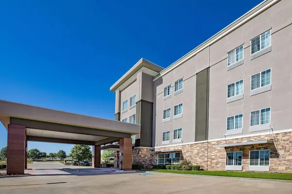 Photo 1 - La Quinta Inn & Suites by Wyndham Tulsa - Catoosa Route 66