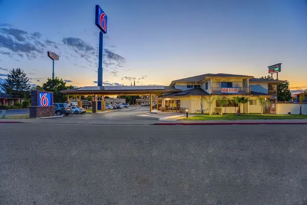 Photo 1 - Motel 6 Anderson, CA - Redding Airport