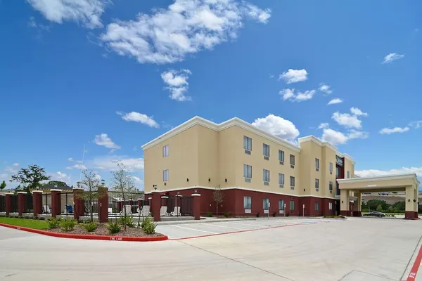 Photo 1 - Quality Inn & Suites Bryan-College Station