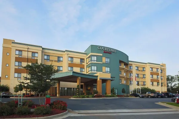 Photo 1 - Courtyard by Marriott Warner Robins