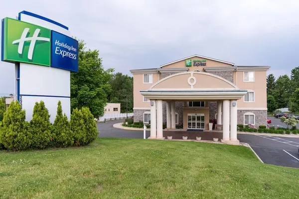 Photo 1 - Holiday Inn Express Hartford – Newington, by IHG
