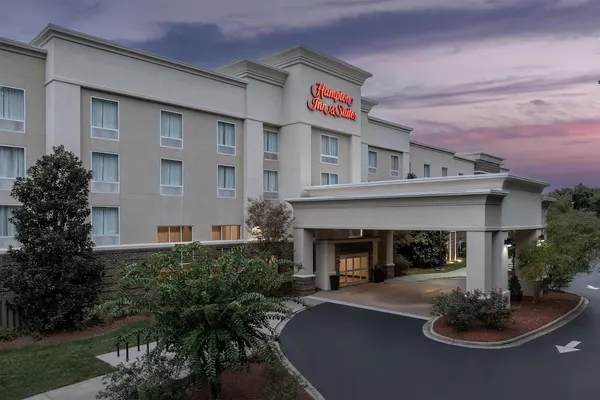 Photo 1 - Hampton Inn & Suites Huntersville