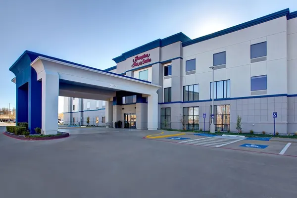 Photo 1 - Hampton Inn & Suites Borger