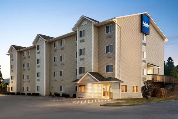 Photo 1 - Travelodge by Wyndham McAlester