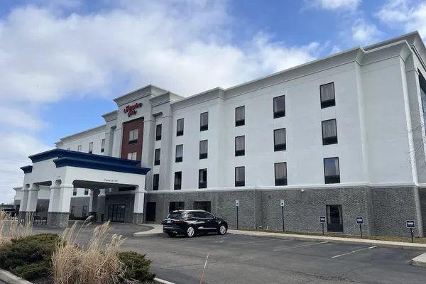 Photo 1 - Hampton Inn Ft. Wayne/Dupont Road