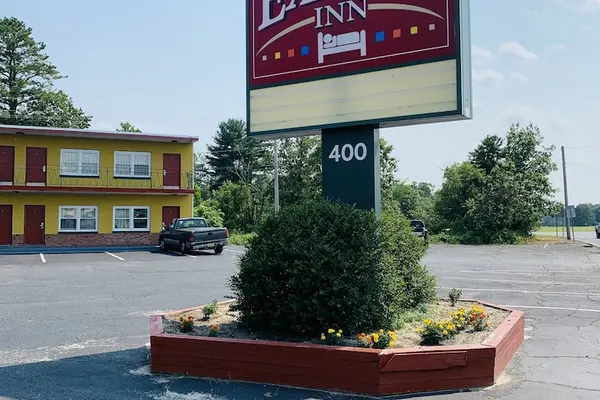 Photo 1 - Express Inn