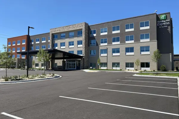 Photo 1 - Holiday Inn Express And Suites Madison West - Middleton by IHG