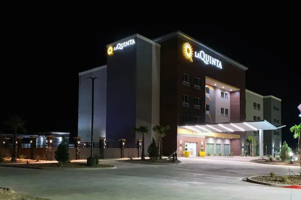 Photo 1 - La Quinta Inn & Suites by Wyndham Fort Stockton Northeast