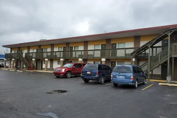 Photo 1 - Trailway Motel