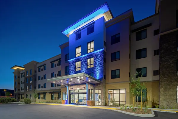 Photo 1 - Holiday Inn Express & Suites Valencia - Santa Clarita by IHG